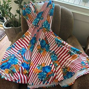 Gorgeous striped and floral dress by Wax Poetic Clothing! XS but stretches.